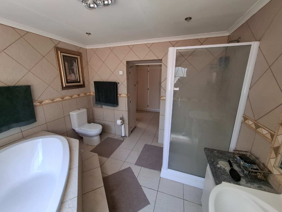 4 Bedroom Property for Sale in Karos Northern Cape